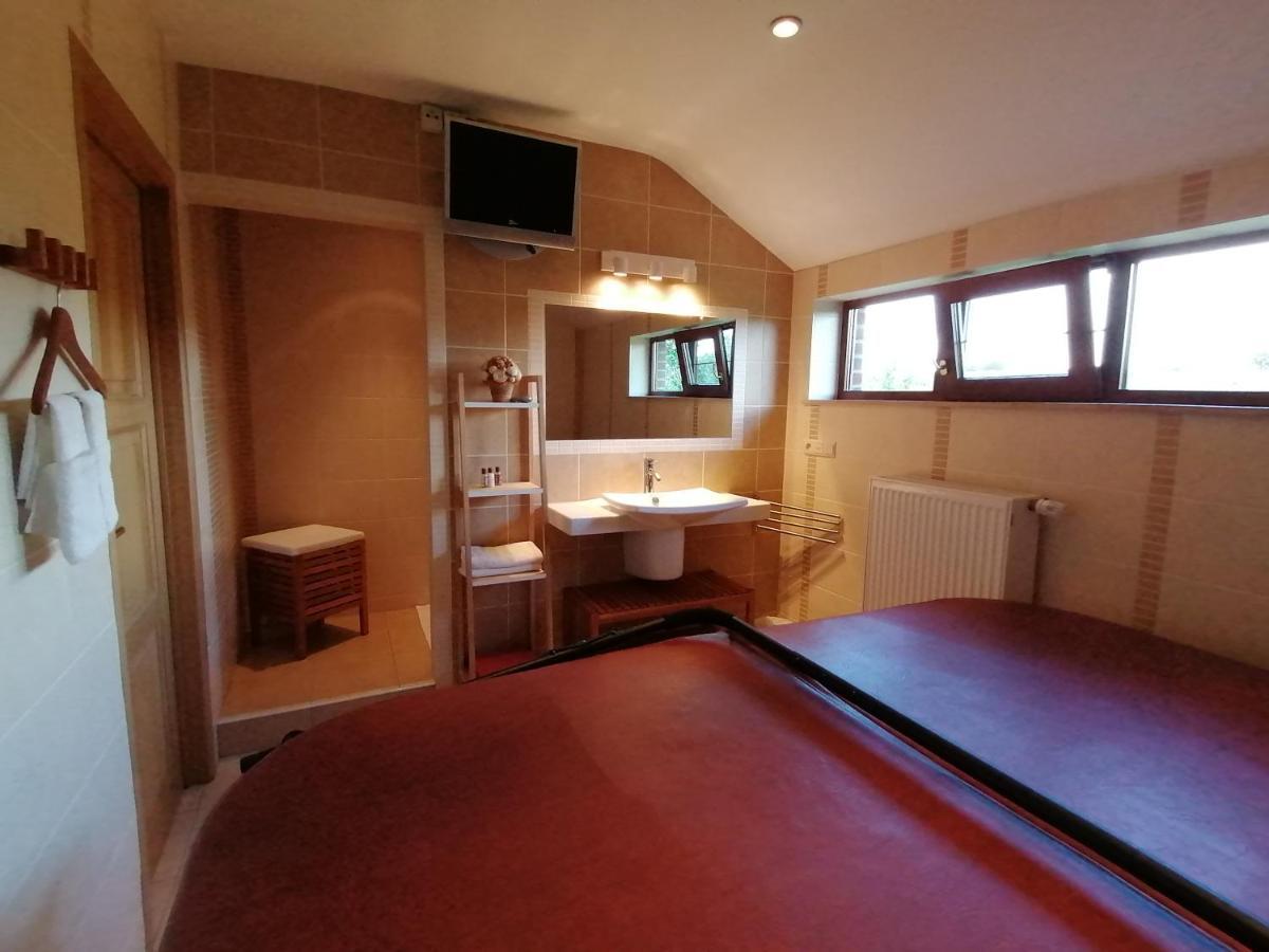 L'Atelier D'Arthur - Gite Chaleureux Avec Jacuzzi. 텐빌 외부 사진